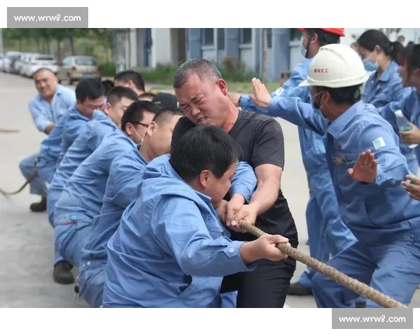 汽车拨河比赛精彩瞬间 展现速度与力量的极限对决